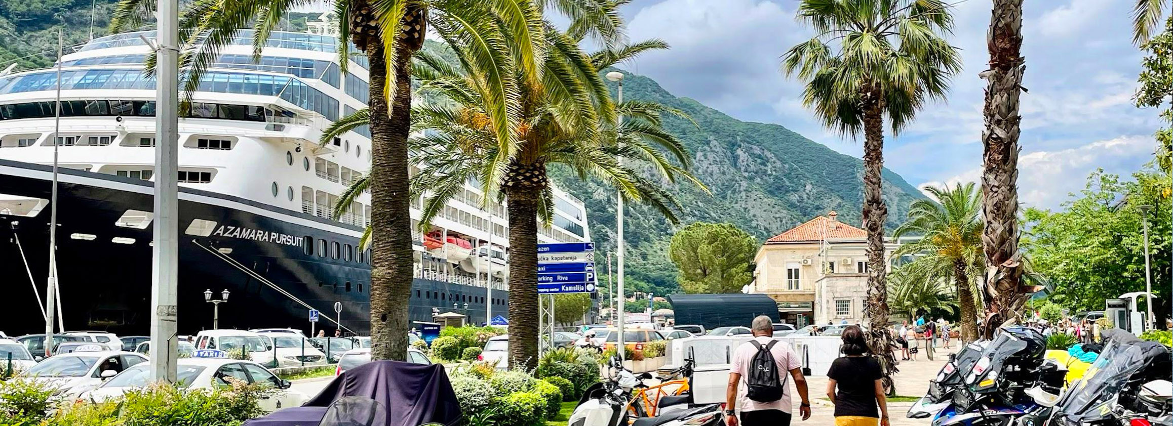 Die Hafenpromenade in Kotor, die eine Station der Rhein2Ganges-Charity-Tour war